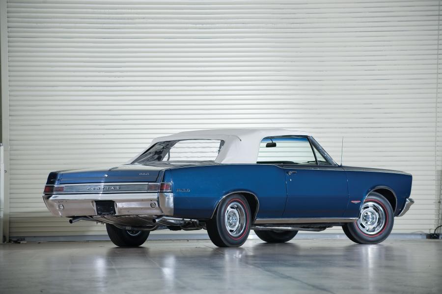  Pontiac GTO Convertible 1965 года  (фото 23 из 44)